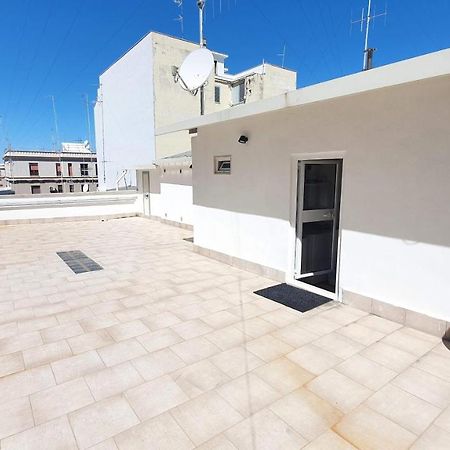 La Terrazza Tra I Tetti Studio - Bari Centro Apartment Luaran gambar