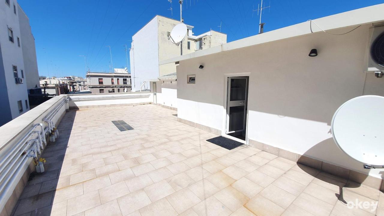 La Terrazza Tra I Tetti Studio - Bari Centro Apartment Luaran gambar